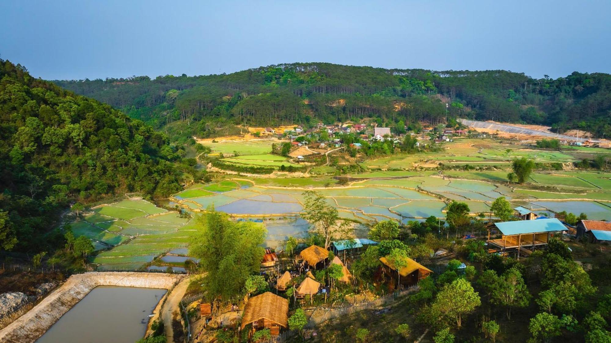 Nha Trong Ban - Homestay Mang Den Kon Von Kla ภายนอก รูปภาพ
