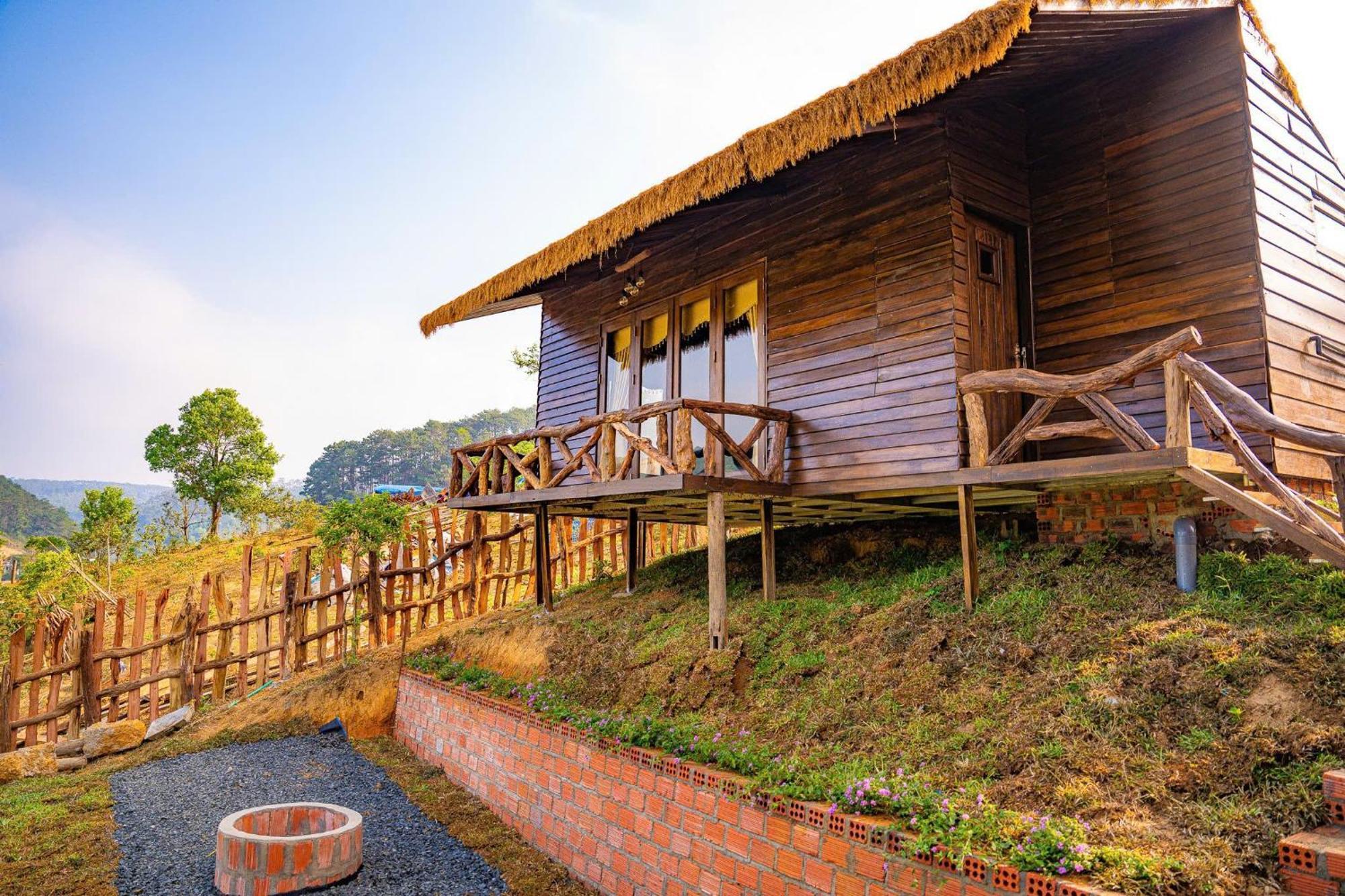 Nha Trong Ban - Homestay Mang Den Kon Von Kla ภายนอก รูปภาพ