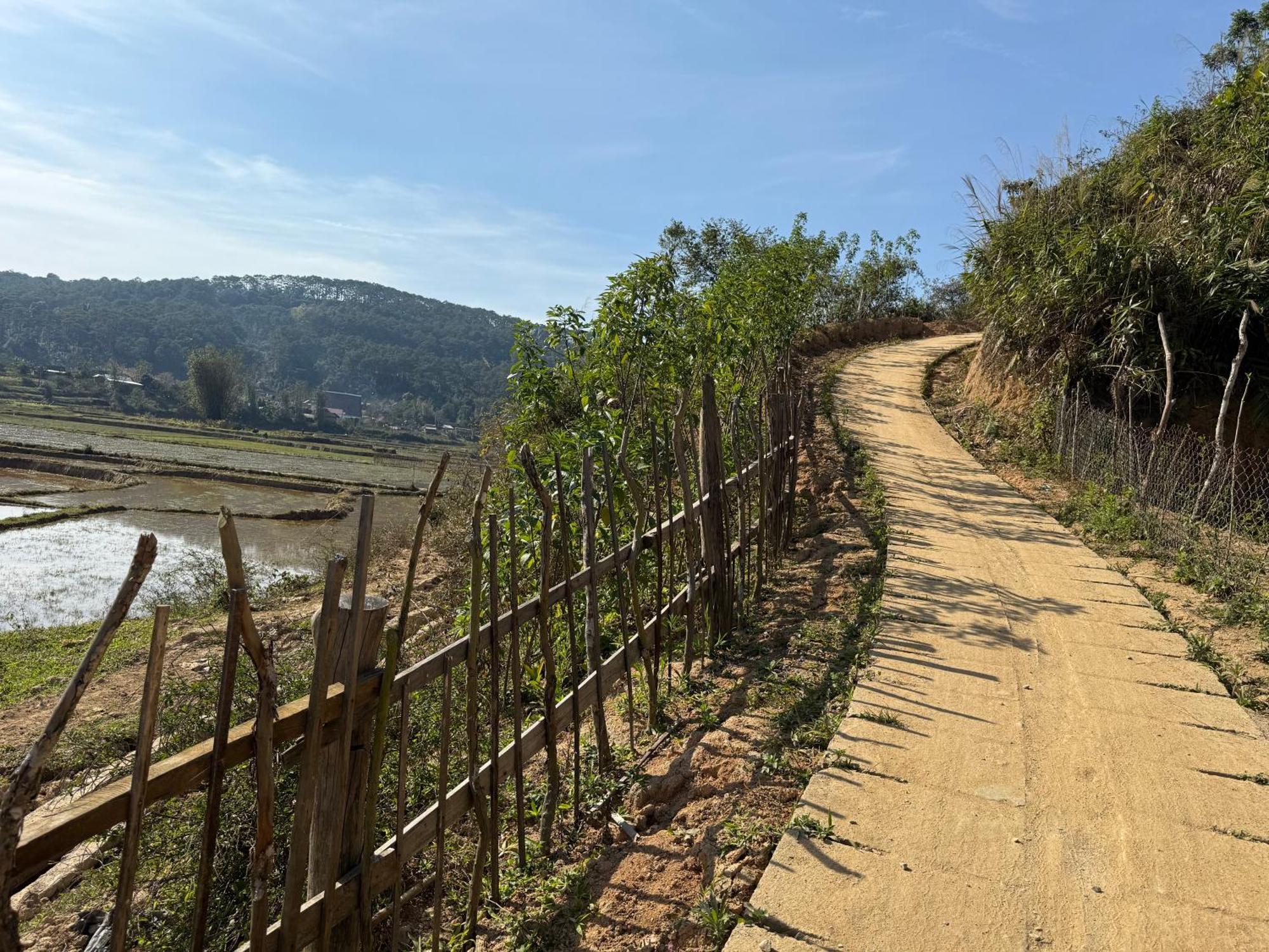 Nha Trong Ban - Homestay Mang Den Kon Von Kla ภายนอก รูปภาพ